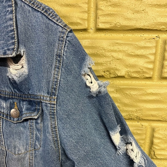 Between Us Distressed Denim Jacket Size 1X - Picture 2 of 5